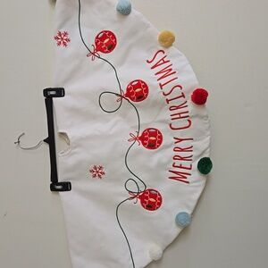 POM POM Christmas Tree Skirt 36" Ornaments and Snowflakes